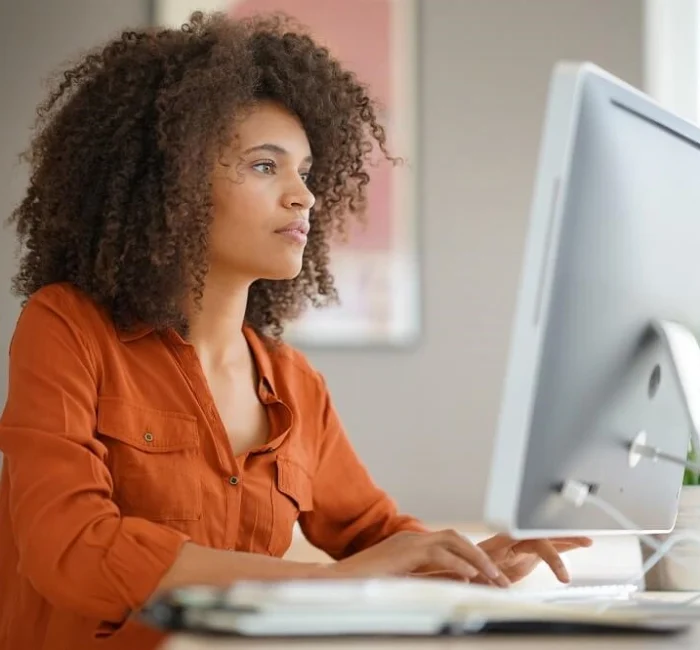 woman-laptop woman-laptop