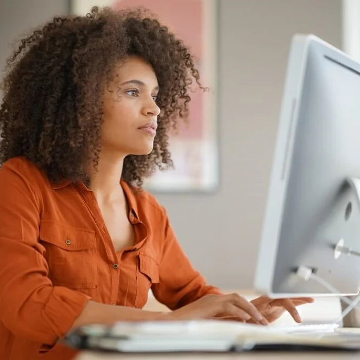 woman-laptop woman-laptop