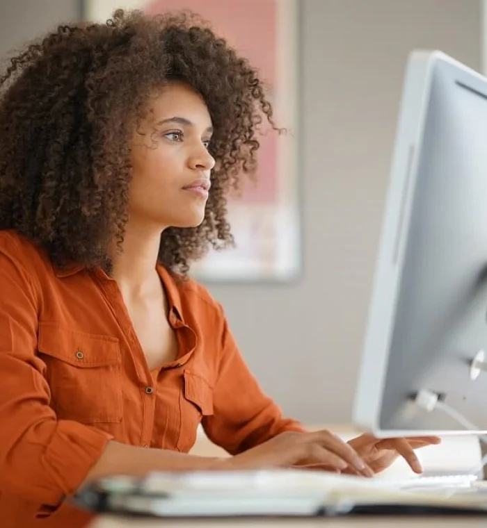 woman-laptop woman-laptop